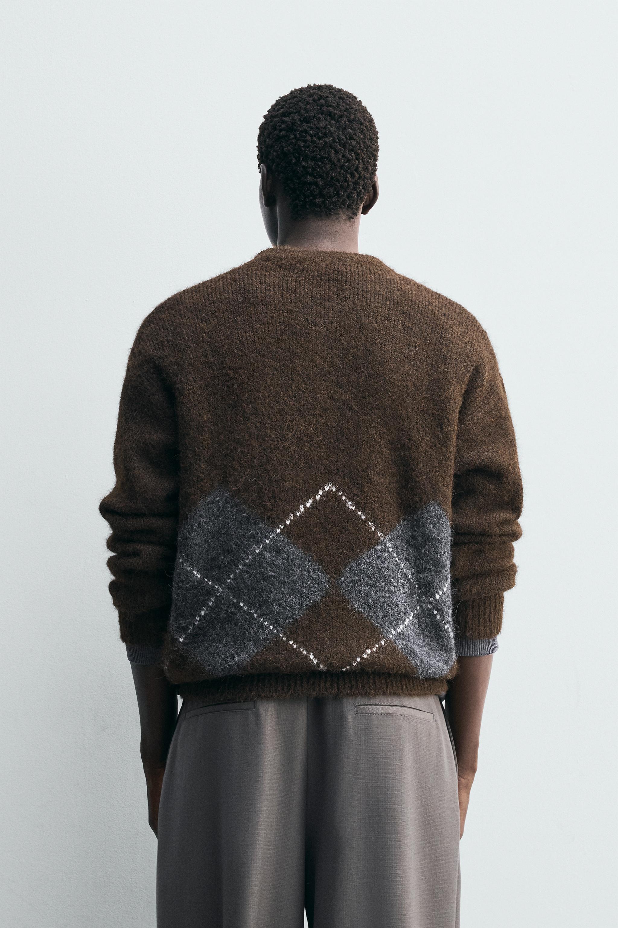 DIAMOND JACQUARD SWEATER